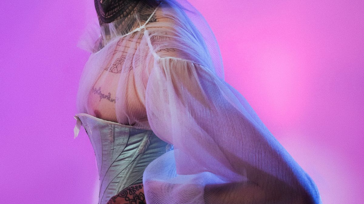 How to wear Corsets as per modern fashion?