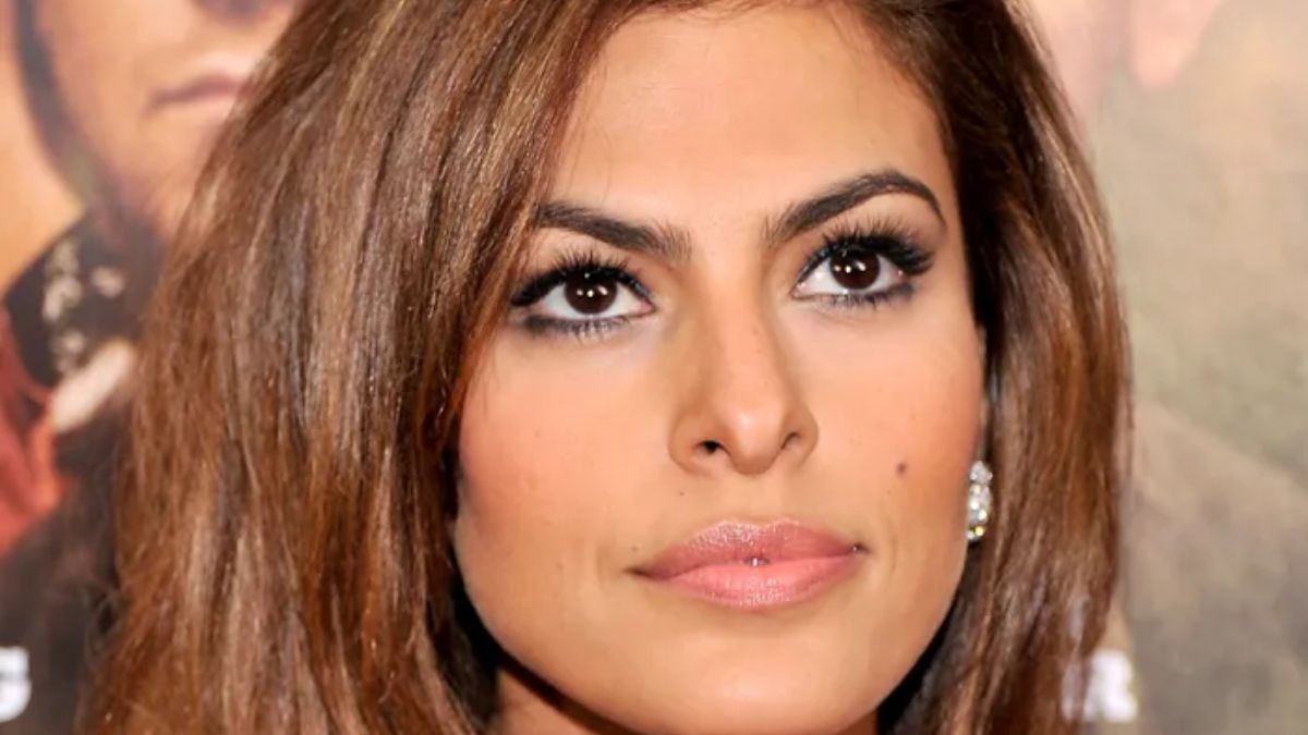 Eva Mendes was once fired for an "inappropriate" gift!