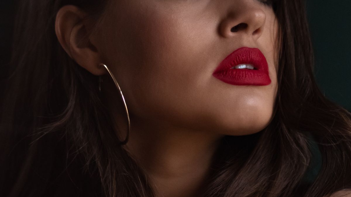 Achieve Plump Lips Naturally: Tips to Make Your Lips Look Bigger Without Fillers.