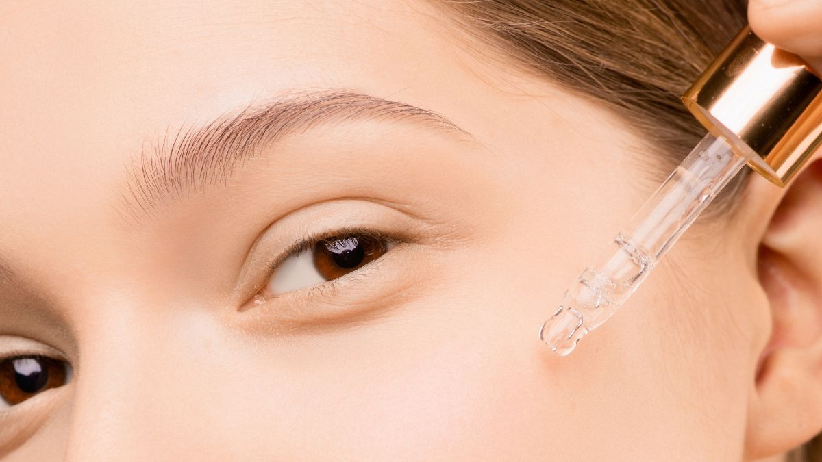 The Role of Facial Oils in Winter Skincare: Keeping Your Skin Hydrated and Nourished