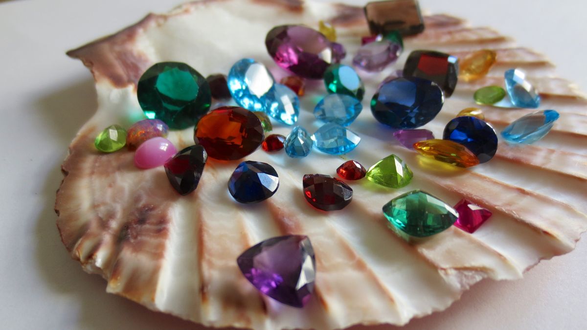 Adding a Personal Touch to Your Accessories: Incorporating Gemstones in Your Jewellery Collection